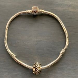 🎅🏻HOLIDAY SALE🎄Cute charm